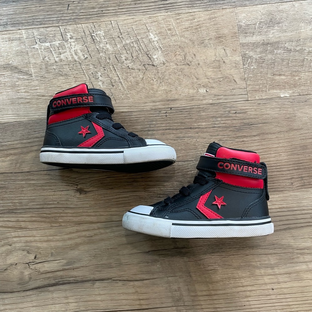 Little boys converse shoes